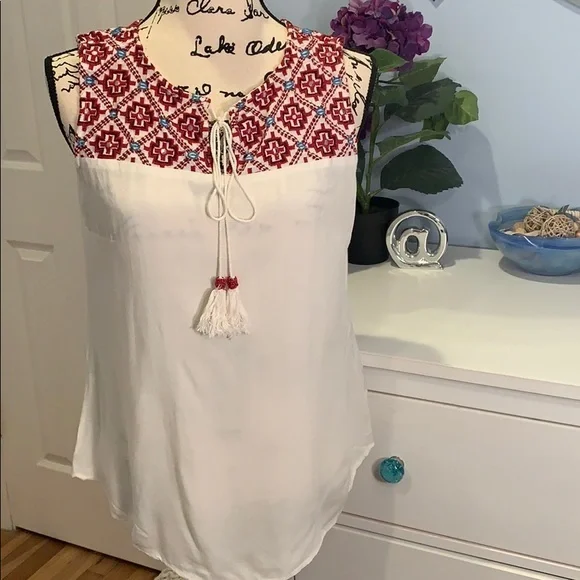 Ultra Pink Embroidered Tank Top Size Small - Picture 1 of 4